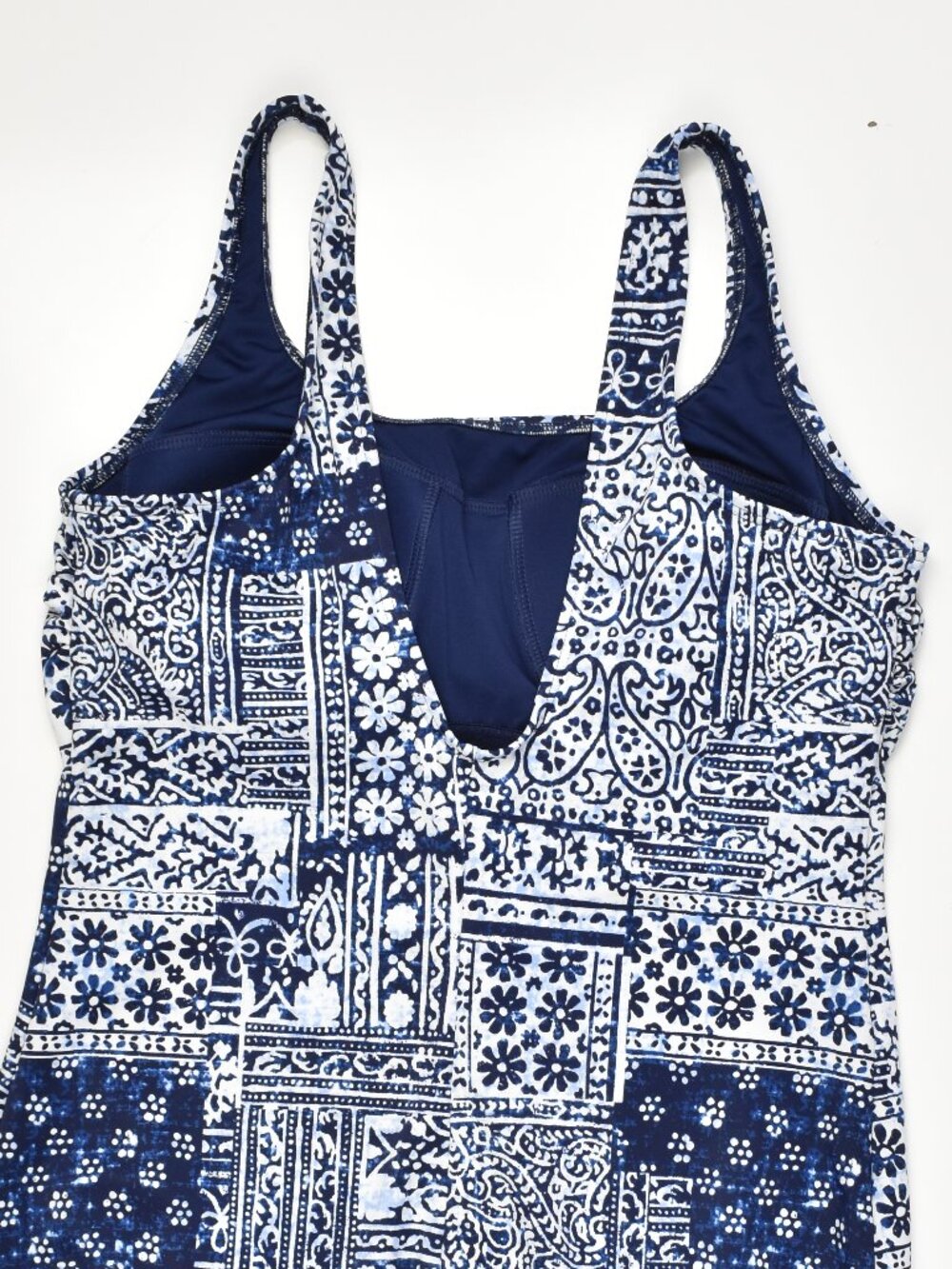 Lands' End Soft Cup Tugless Sporty One Piece Swimsuit - 14P - Picture 5 of 8